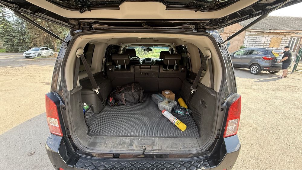 Nissan pathfinder 4л V6