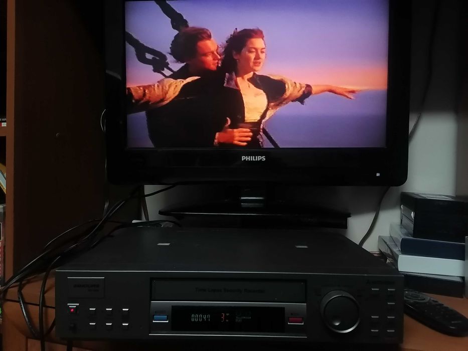 Magnetowid VHS Mitsubishi HS1024EE