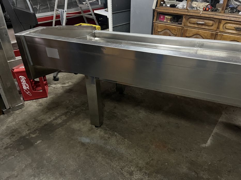 Expositor em inox com esgoto