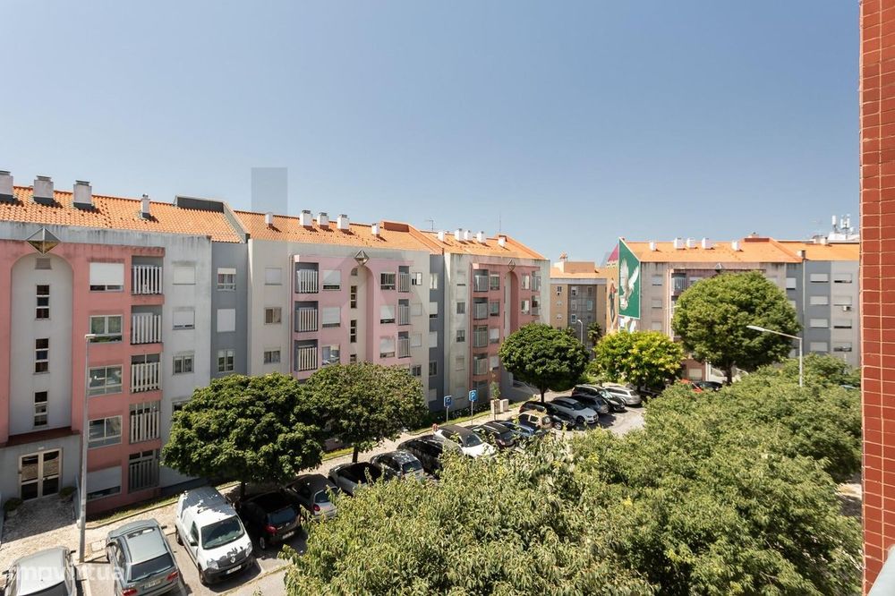 T3 com Varanda e Excelente Luminosidade | Amadora