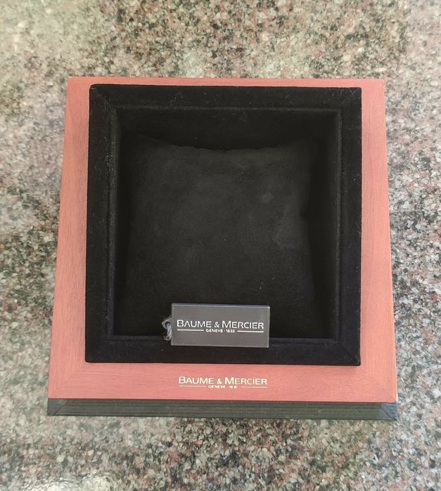 Оригинальная коробка для часов Baume & Mercier