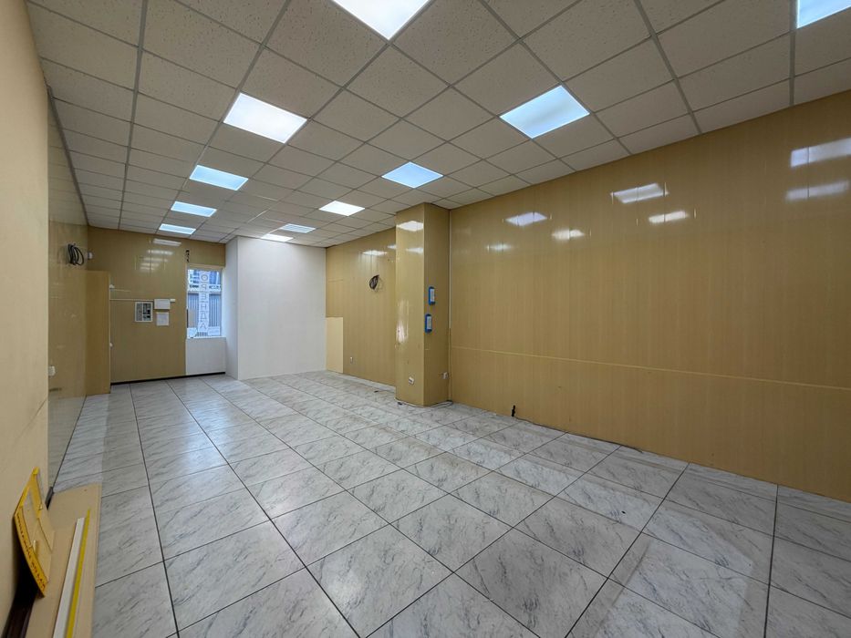 Продаж комерційного фасадного приміщення в місті Яготин 108 м2