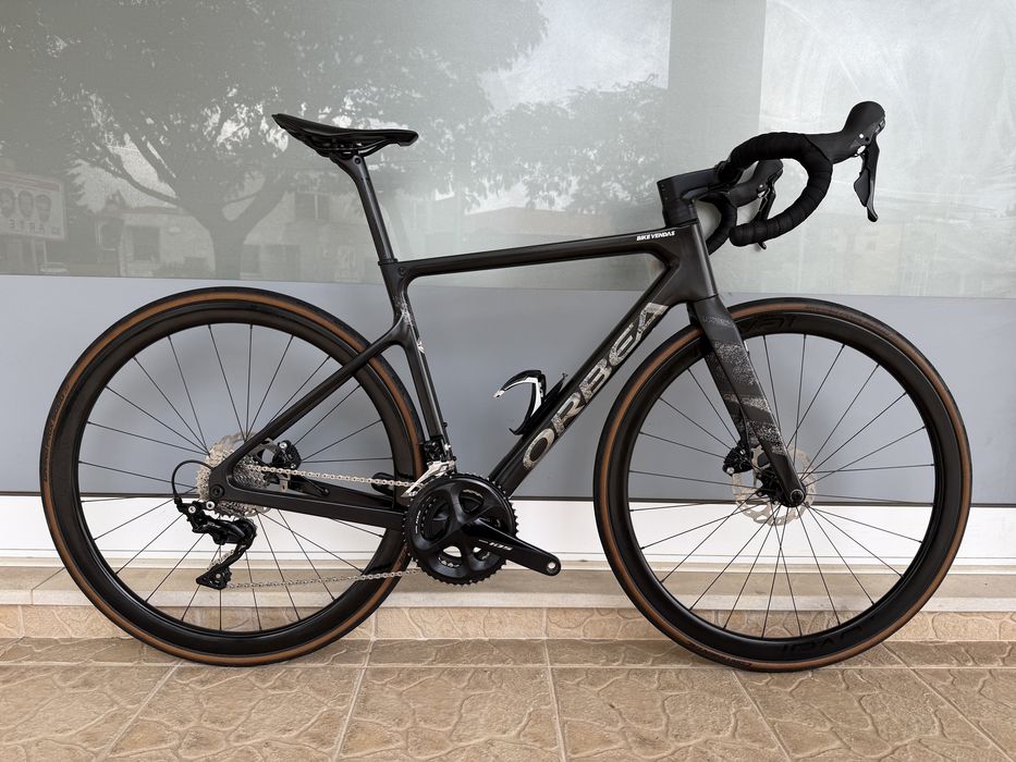 Bicicleta de estrada Orbea - Rodas em carbono