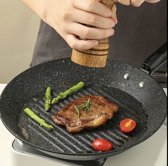 Сковорода-гриль з антипригарним покриттям