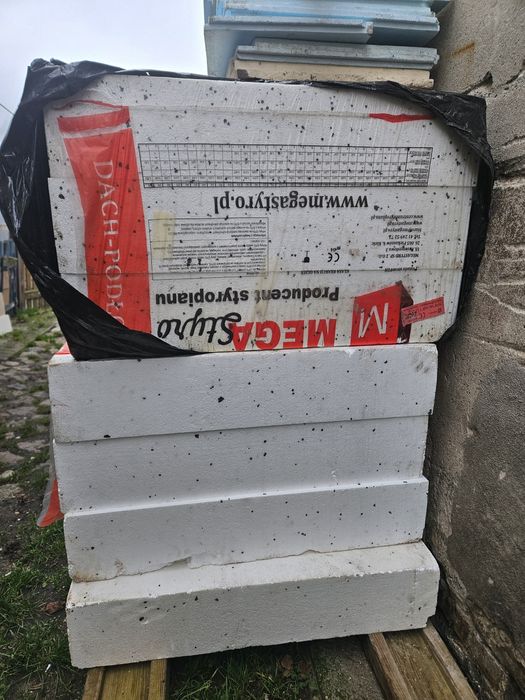 Styropian podłoga lub dach. 20 cm grubosci. 1m na 1m . 7 sztuk