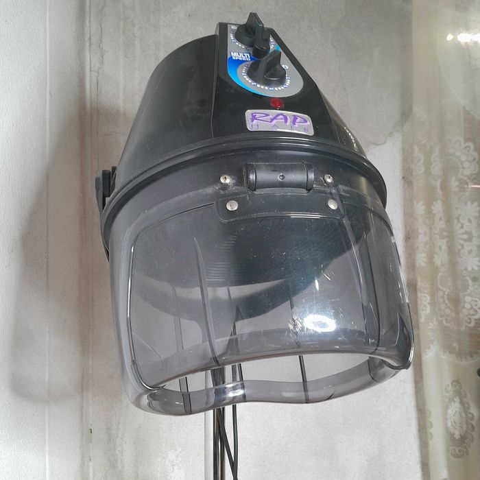 Secador de cabelo em pé