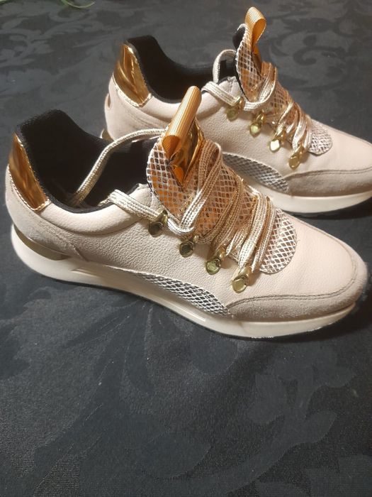 Calçados quase novos