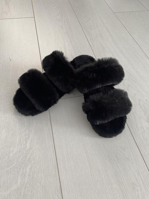Тапочки жіночі нові.