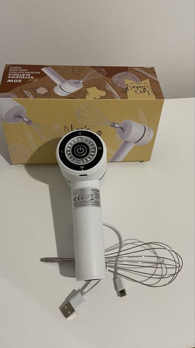 Mini batedeira elétrica