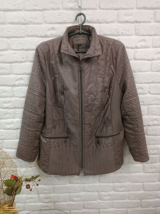 Жіноча куртка р 54