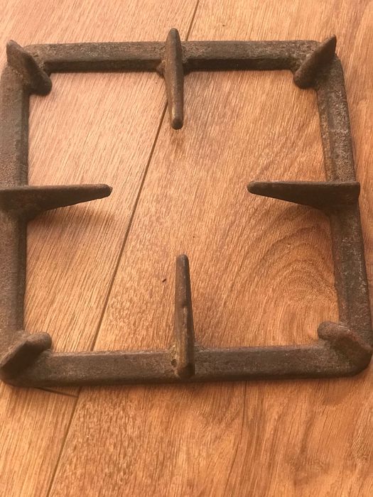 Чугунная решетка 20*20 см для плиты, печки