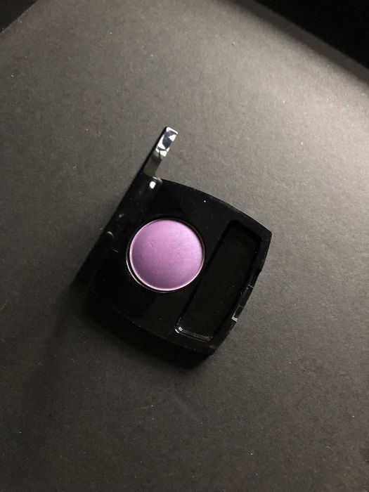 840. J.nowe. Cienie do oczu Avon. Electric Purple