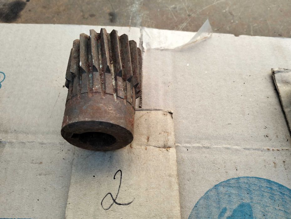 Шестерня приводная мотор-редуктора ТСН и др. Z=19 и 31. Бу/нов