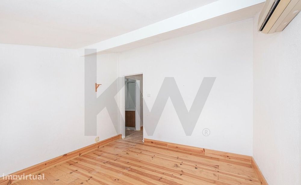 Apartamento T2 * Bairro de Inglaterra * Varanda c/ Vista de Cidade