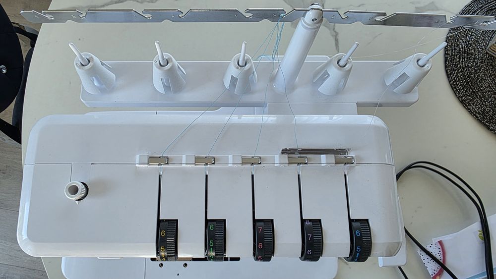 Maszyna do szycia rendelka