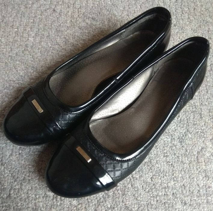 Жіночі туфлі, лодочки.