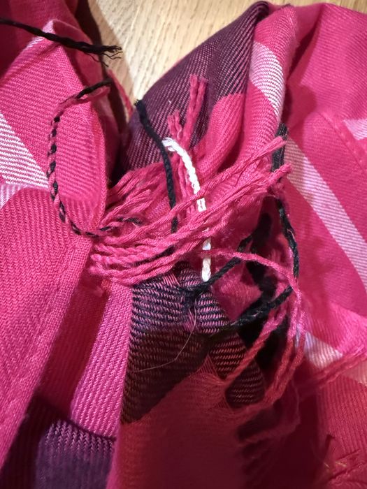 Szeroki szal H&M w różowej tonacji