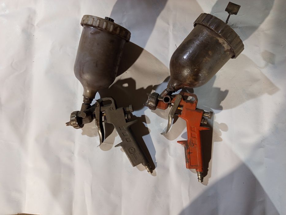 Краскопульт електричний, є ще 2 краскопульта пневматичних