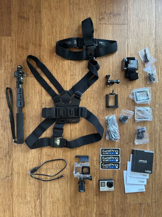 GoPro Hero 4 Silver - praktycznie nowa, z bogatym zestawem akcesoriów!