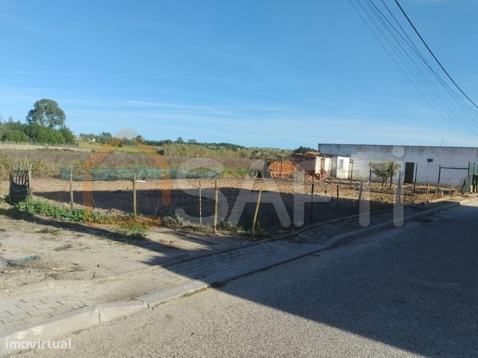 Vende-se Lote Terreno Urbano Alpiarça