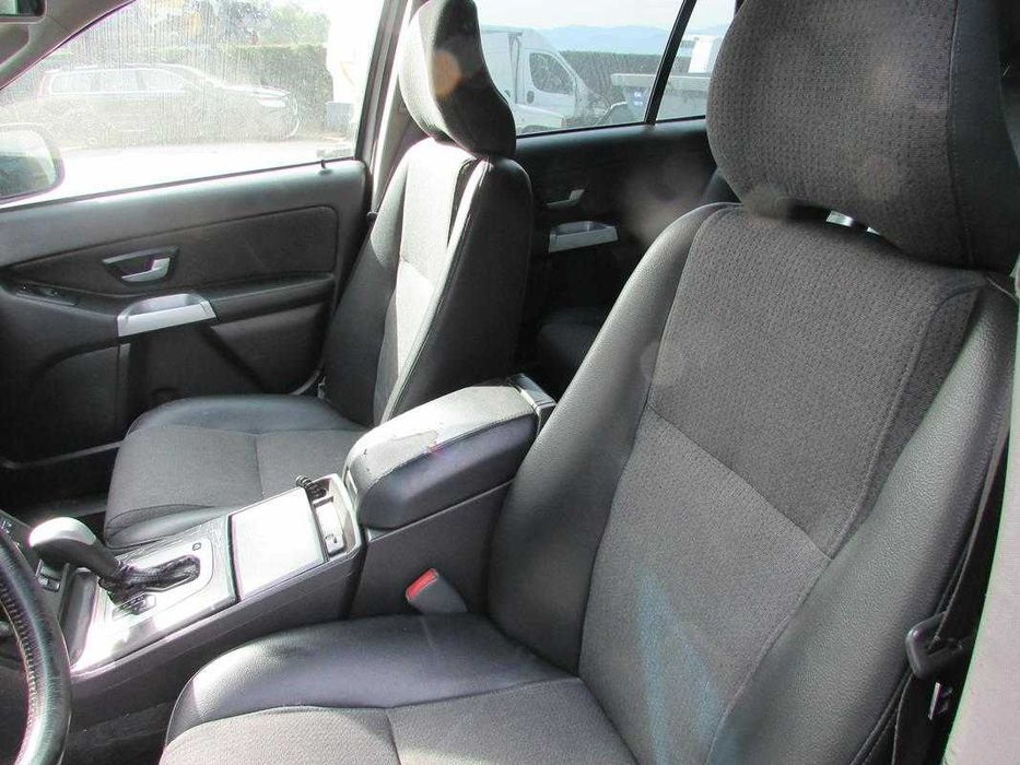 Volvo XC90 2.4D5 de 2004 - Peças Usadas