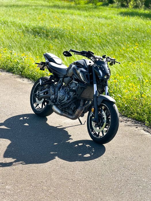 Yamaha MT07 Pure 35kw (deslimitada)