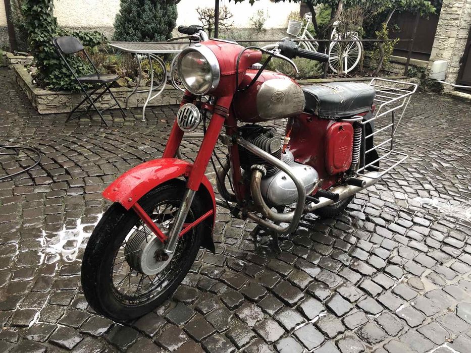 Продам JAWA старушку