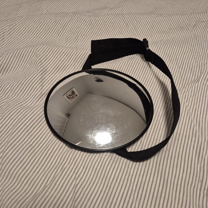 Lusterko do obserwacji dziecka w samochodzie