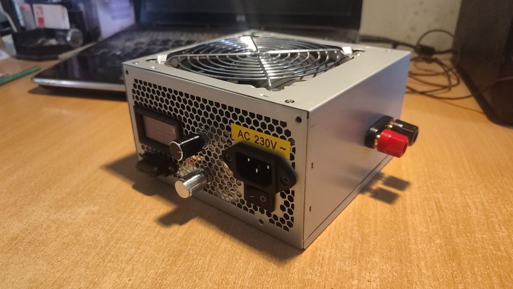 Зарядное устройство для авто.