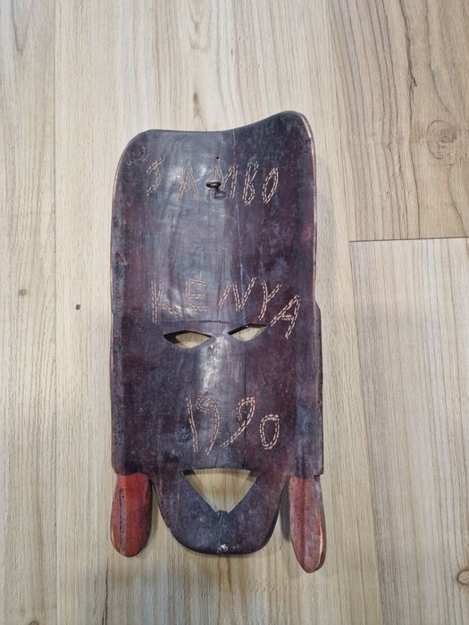 Máscara africana artesanal em madeira – Quénia 1990