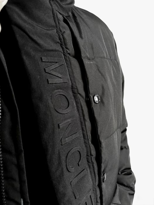 Пуховик Moncler