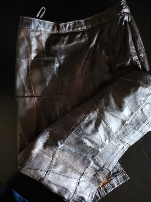 Spódnica midi, ołówkowa z naturalnej skóry, skórzana, z łatek S/36