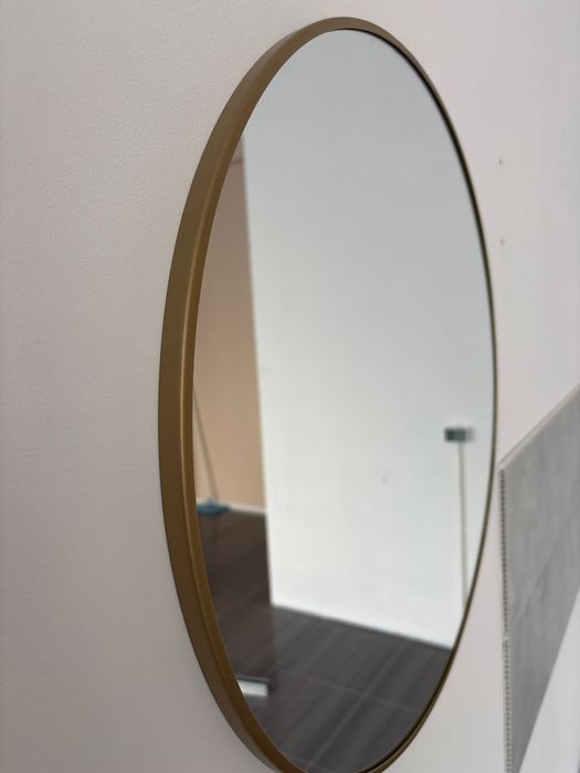 Okragle lustro 60cm w zlotej ramie