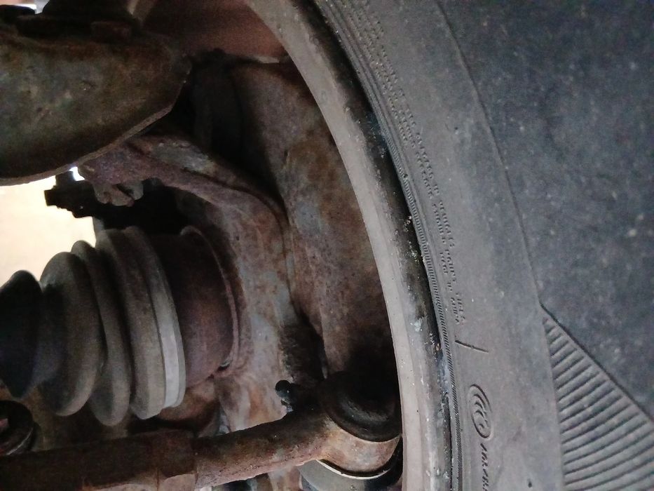 Manga de eixo frente esquerda NISSAN Terrano I (WD21)