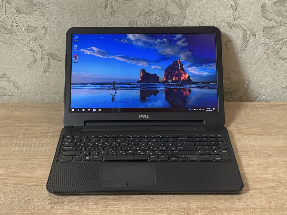 Ноутбук Dell Inspiron 15 / Intel / Потужний корпус