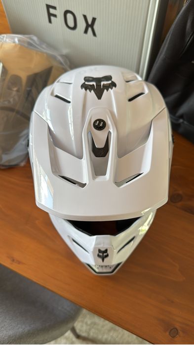 Capacete FOX V3 RS carbon white novo 2026