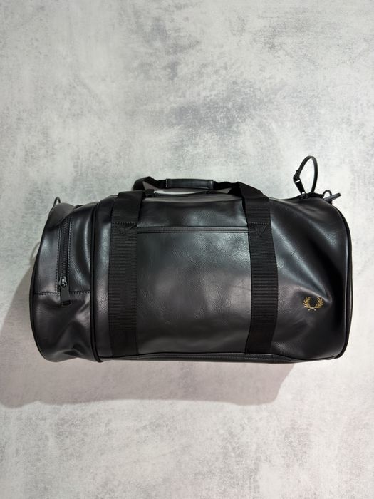 Брендова сумка Fred Perry Barrel Bag  нова