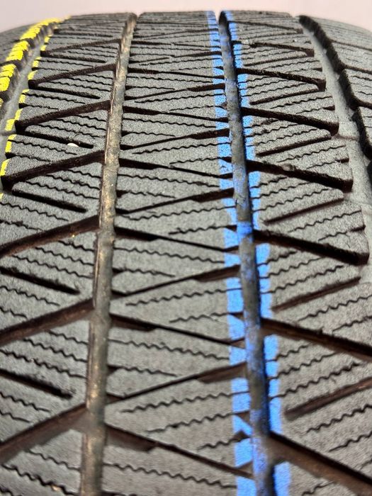 Шины БУ 245 65 R 17 Bridgestone blizzak DMV3 Зима Комплект резина