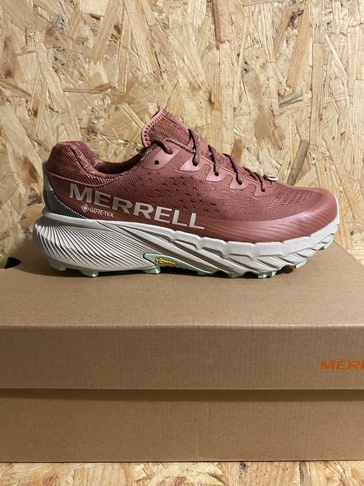 Женские кроссовки ддя бега и трекинга Merrell на Gore-Tex