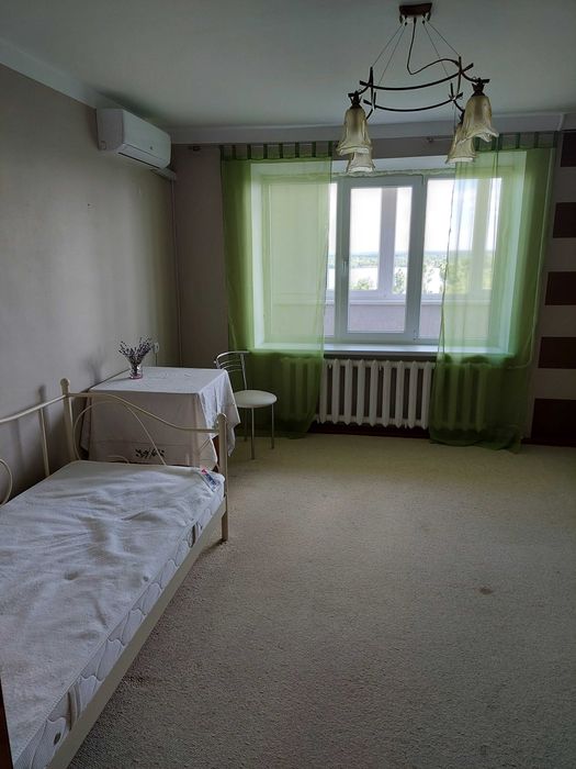 Оренда квартира трикімнатна 65м.  8 поверх, м. Канів, власник
