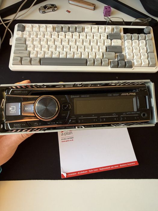 Radio alpine cde-185Bt bluetooth