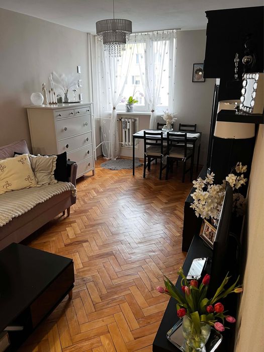 Przytulne 2 pokoje na 8 piętrze z windą – gotowe do zamieszkania