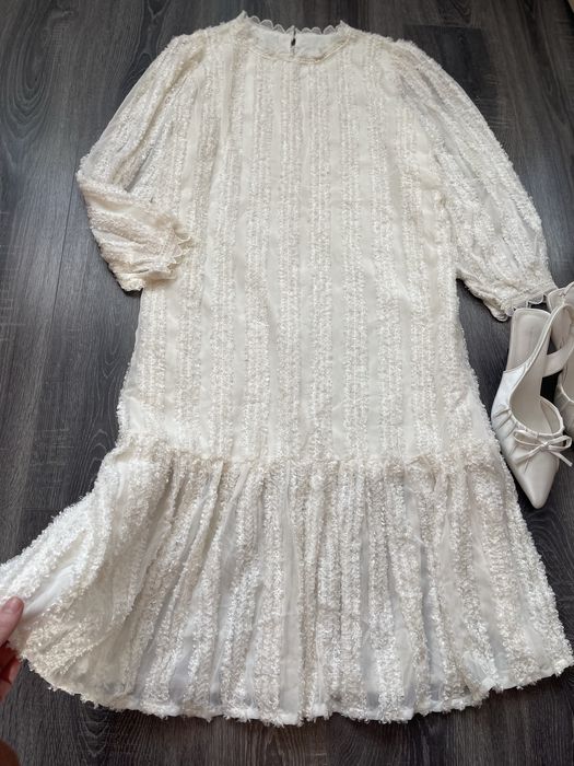 Святкова молочна  сукня