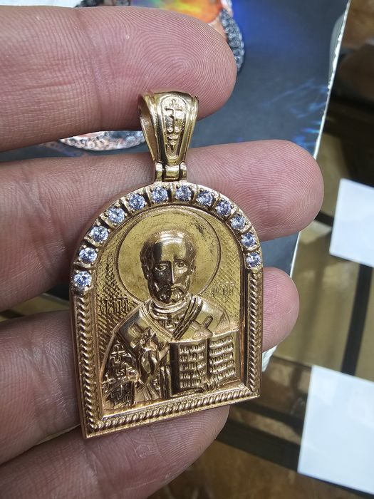 Продам золотую икону Николя Чудотворца  в 585 пробе
