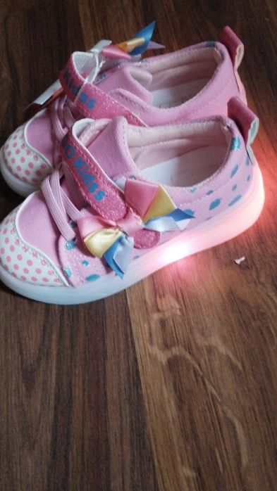 Trampki LED dla dziewczynki wiosenne