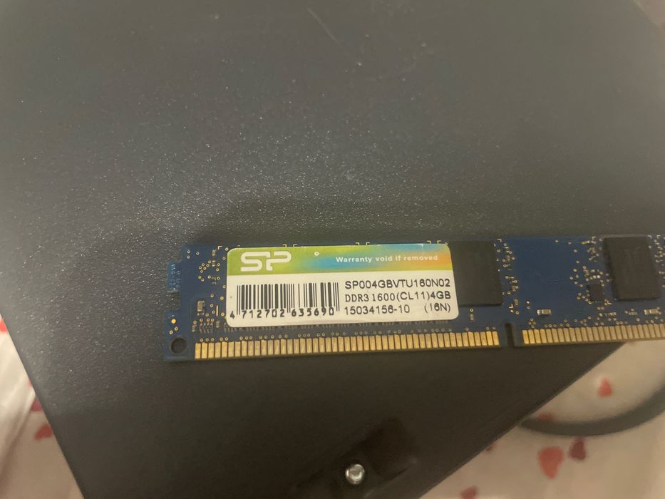 Продам оперативну памʼять DDR3