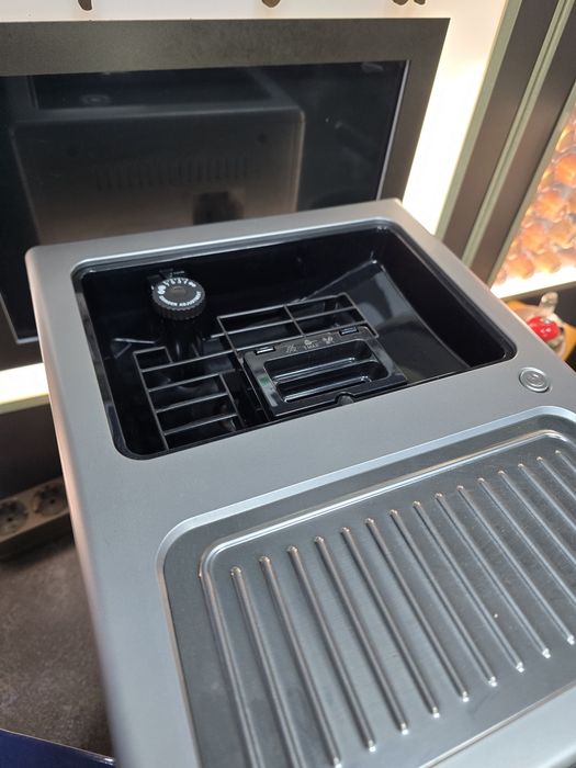 DeLonghi PrimaDonna Class новий капучінатор