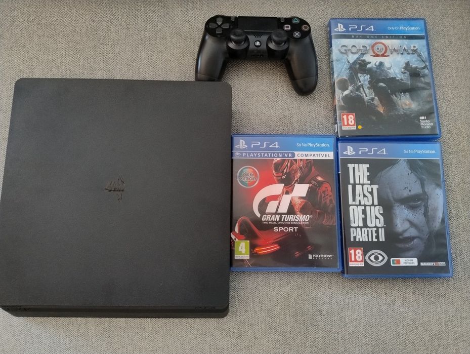 PS4 500gb super novo com 3 jogos