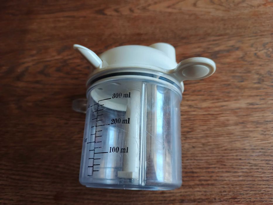 Sprzedam ręczny blender/szatkownicę z pojemnikiem 300ml
