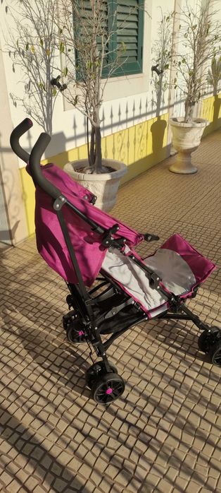 Carrinho de passeio infantil como novo até 15kg
